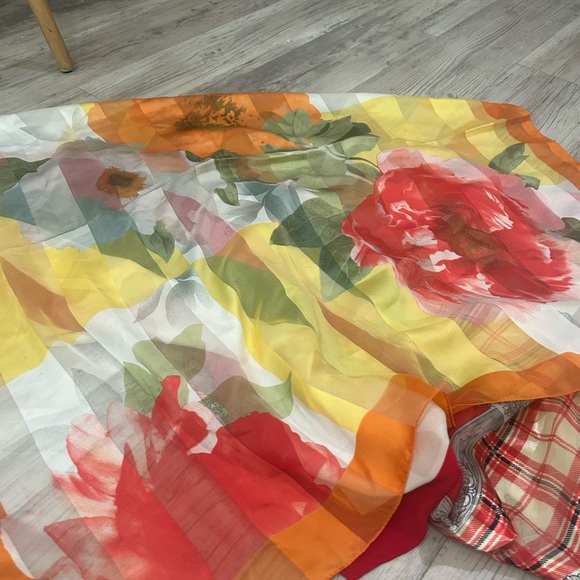 ID Unlimited Inc. ITALY  Scarf lot mix - Picture 4 of 8